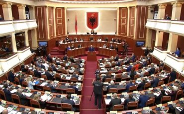 Parlament mandati i trete