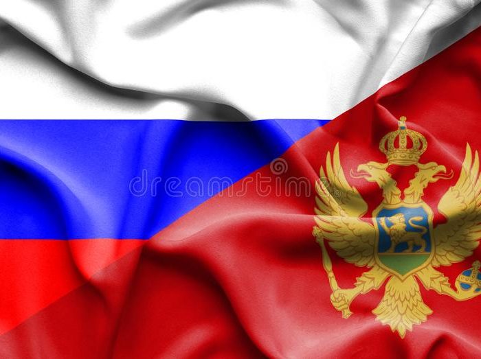 razvevaya flag chernogorii i rossii 153170497